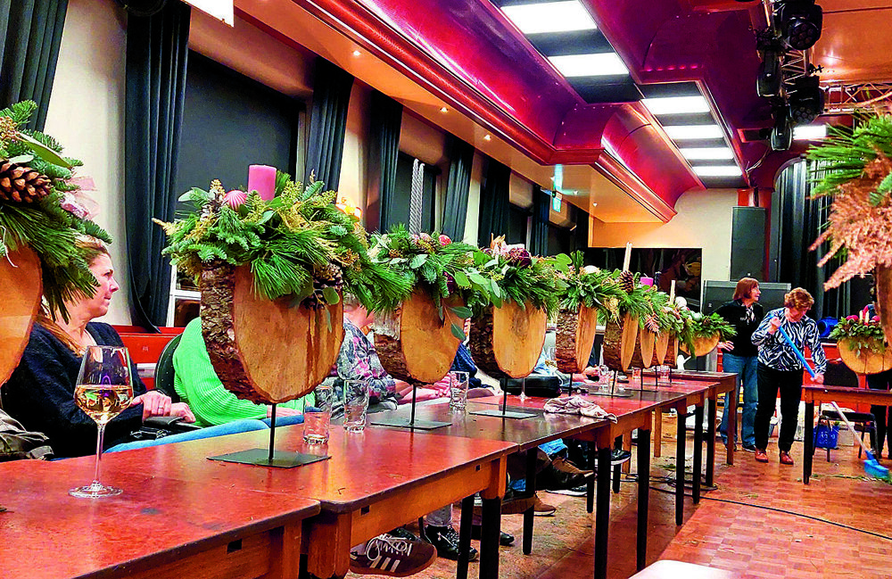 Bloemschikavond Vrouw Actief Reutum.jpg