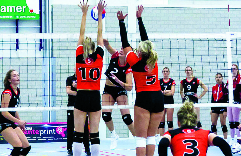 Dynamo dames 1 - apollo 8 2.jpg