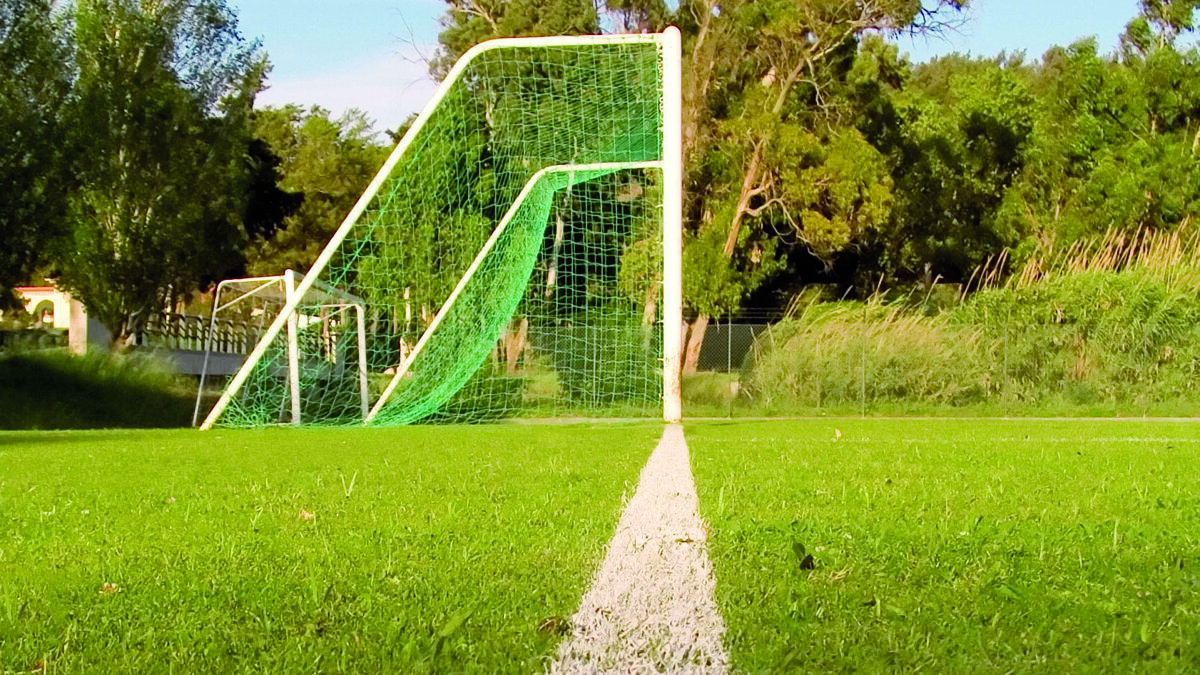 voetbalveld met goal.jpg