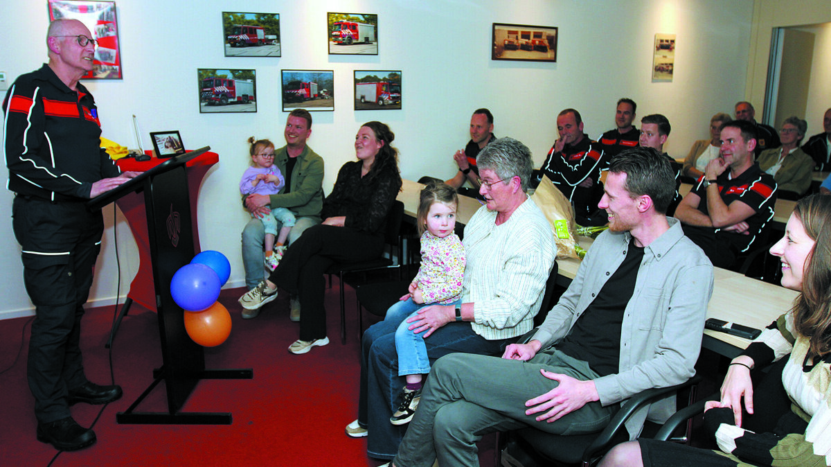 Henry Eppink 45 jaar brandweer foto Clemens Brughuis (6).jpg